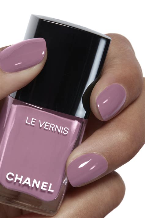 chanel vernis nails.